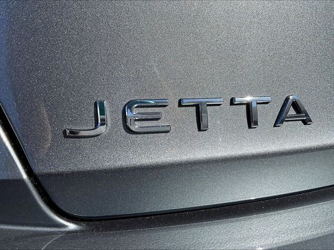 Certified 2023 Volkswagen Jetta SE image 31