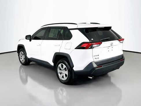 Used 2021 Toyota RAV4 LE FWD image 5