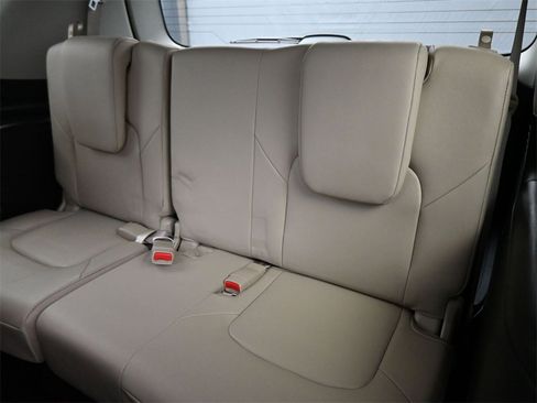 Used 2024 Nissan Armada SL w/ Captain's Chairs Package image 21