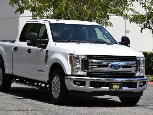 Used 2018 Ford F350 XLT w/ XLT Value Package RWD image 5