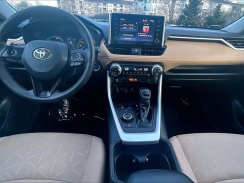 Used 2021 Toyota RAV4 XLE image 14