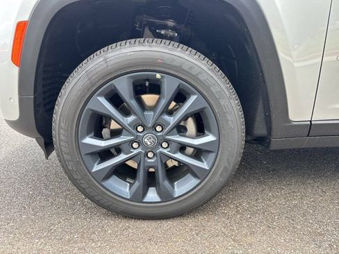 New 2026 Jeep Grand Cherokee L Limited AWD/4WD image 11