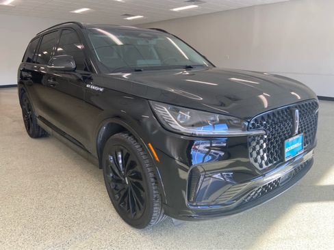 Used 2025 Lincoln Aviator Reserve w/ Equipment Group 201A image 4