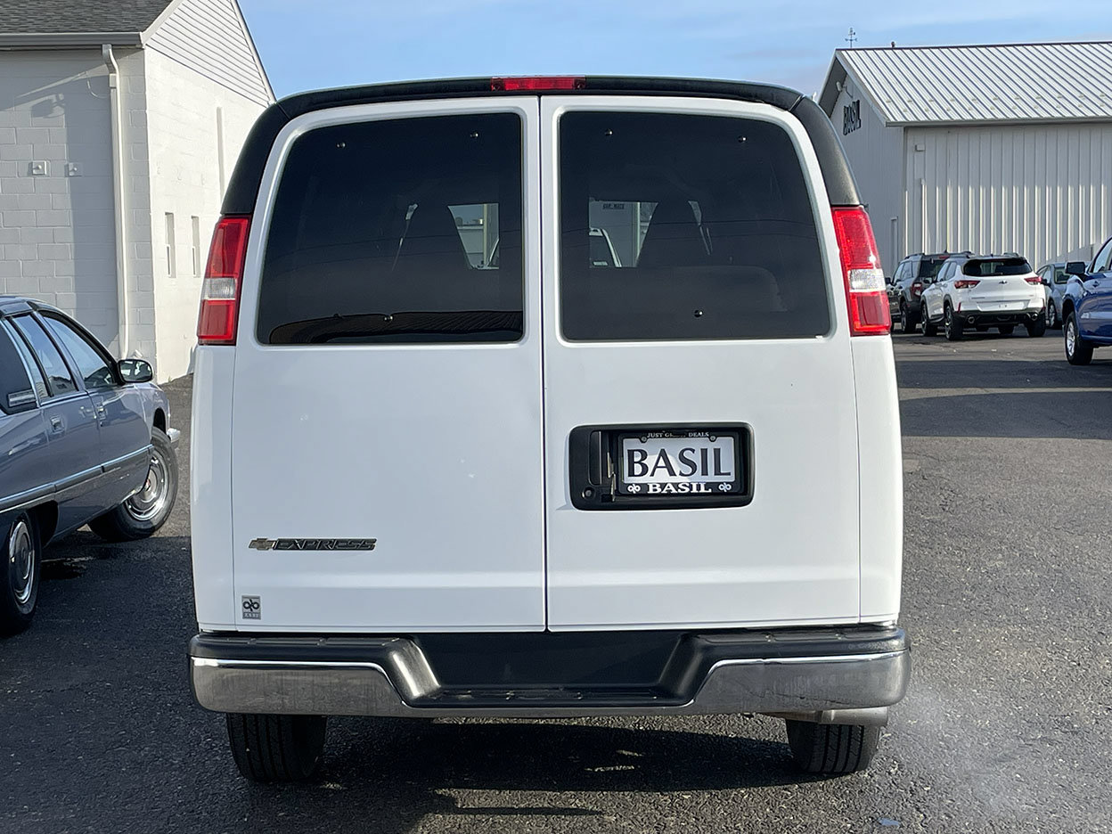 Used 2025 Chevrolet Express 3500 LT w/ LT Preferred Equipment Group RWD image 11