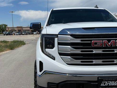 Used 2023 GMC Sierra 1500 SLE AWD/4WD image 6