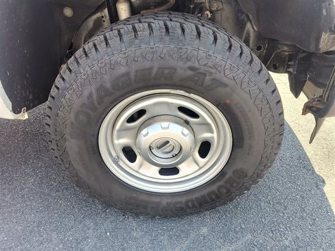 Used 2011 Ford F250 XL w/ Skid Plate Pkg AWD/4WD image 12
