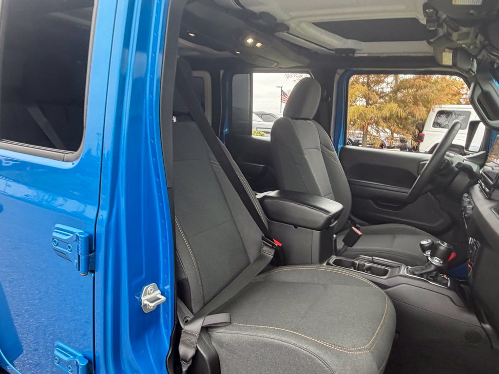 Used 2024 Jeep Wrangler Unlimited AWD/4WD image 46