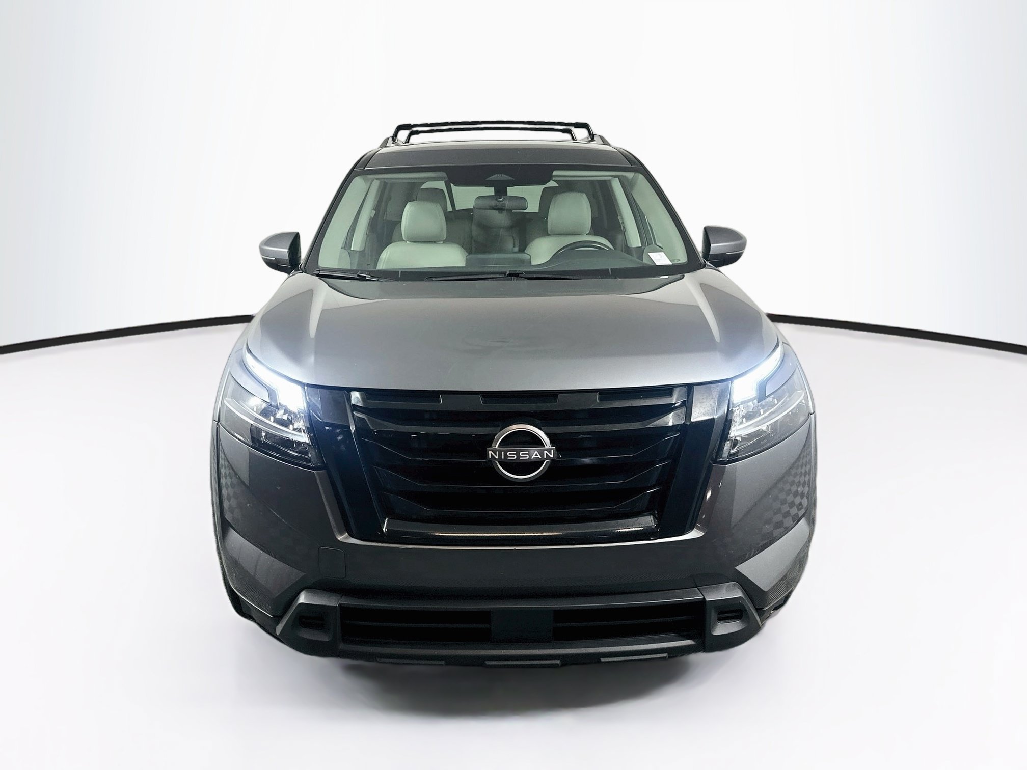Used 2022 Nissan Pathfinder SV FWD image 2