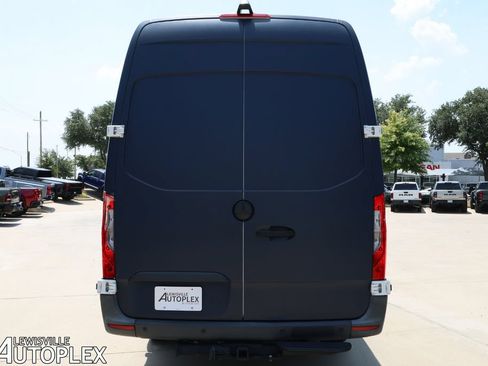 Used 2022 Mercedes-Benz Sprinter 4500 image 6