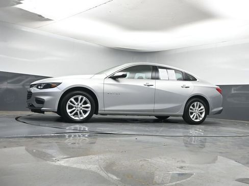 Used 2018 Chevrolet Malibu LT image 28