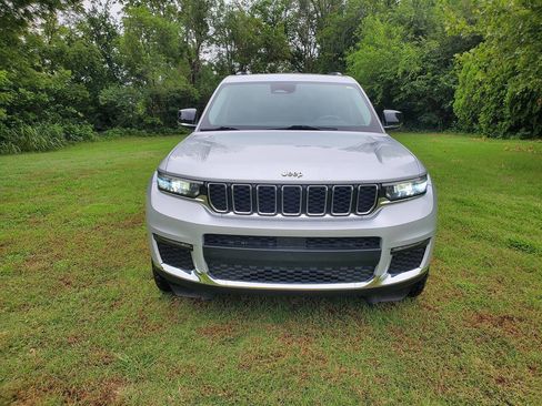 Used 2021 Jeep Grand Cherokee L Limited AWD/4WD image 2