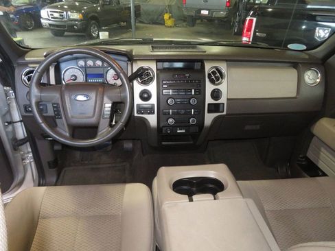 Used 2010 Ford F150 XLT image 39