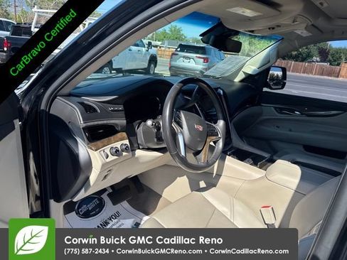 Used 2020 Cadillac Escalade Premium Luxury AWD/4WD image 12