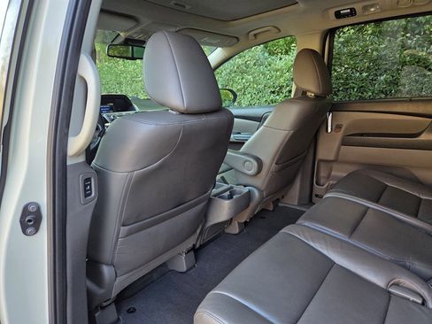 Used 2016 Honda Odyssey EX-L image 40