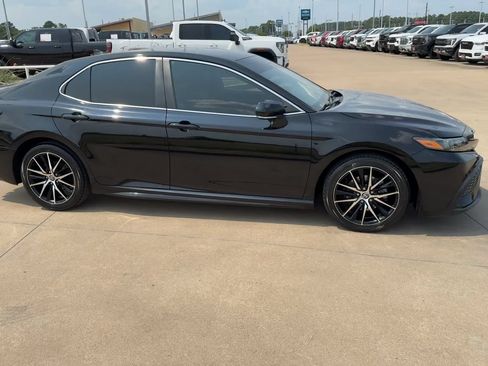 Used 2023 Toyota Camry SE w/ Convenience Package FWD image 2