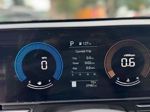 Used 2025 Hyundai Kona SEL FWD image 16