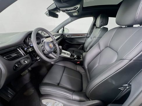 New 2026 Porsche Macan image 5