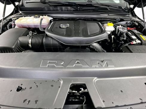 Used 2025 RAM 1500 Limited AWD/4WD image 9