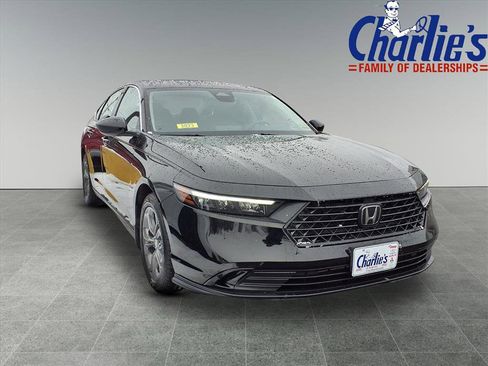 Used 2023 Honda Accord EX image 3