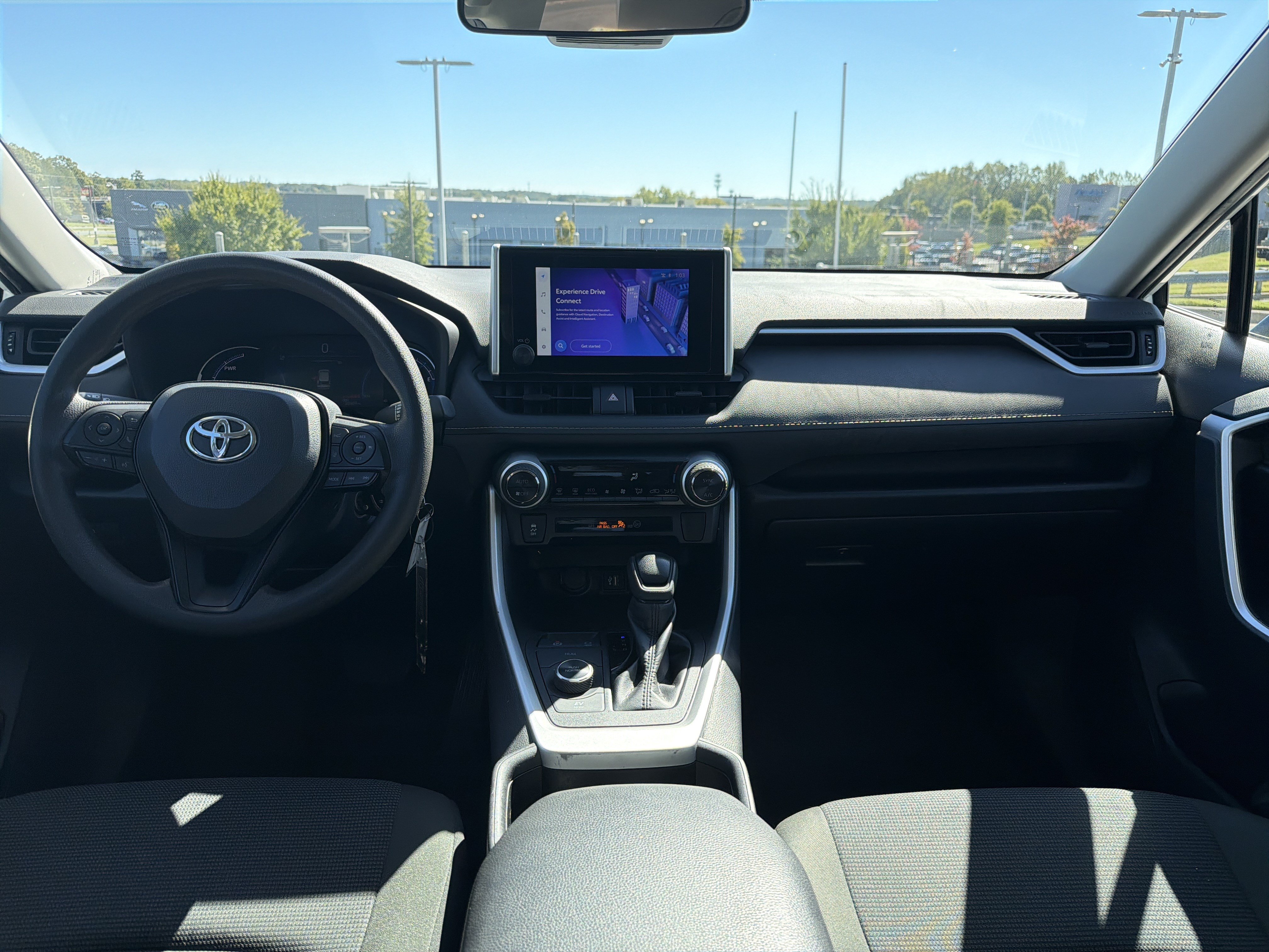 Used 2024 Toyota RAV4 LE AWD/4WD image 27