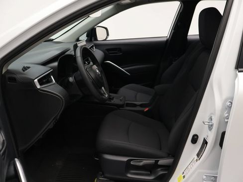 Used 2026 Toyota Corolla Cross LE FWD image 14