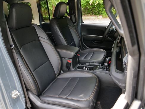 Used 2024 Jeep Wrangler Unlimited Sahara AWD/4WD image 38