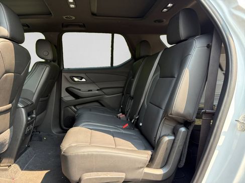 Used 2023 Chevrolet Traverse LT w/ LT Premium Package AWD/4WD image 30