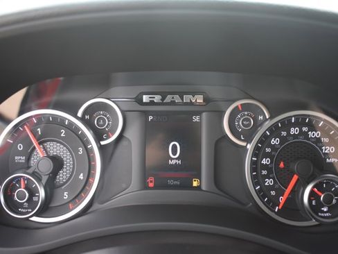 New 2026 RAM 2500 Tradesman w/ Chrome Appearance Group AWD/4WD image 21