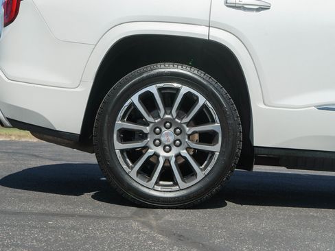 Used 2021 GMC Acadia Denali w/ Denali Ultimate Package AWD/4WD image 10