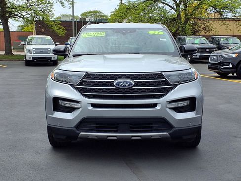 Used 2024 Ford Explorer XLT w/ Equipment Group 202A AWD/4WD image 26