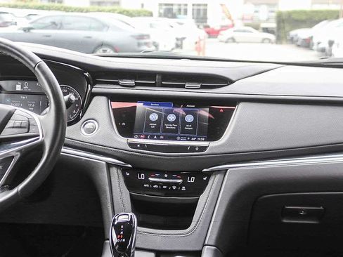 Used 2024 Cadillac XT5 Premium Luxury FWD image 13