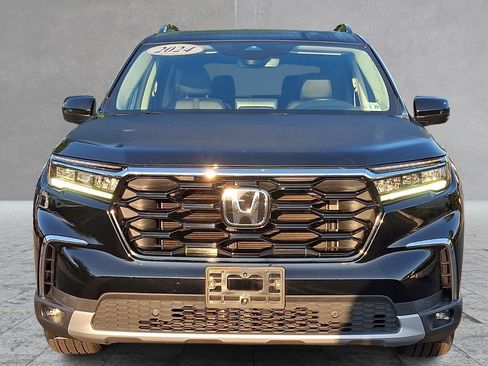 Used 2024 Honda Pilot Touring image 2