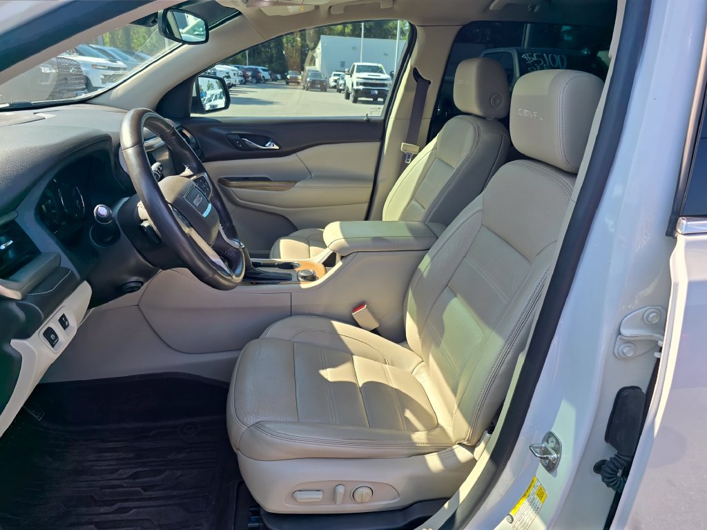 Certified 2017 GMC Acadia Denali w/ Technology Package FWD image 9