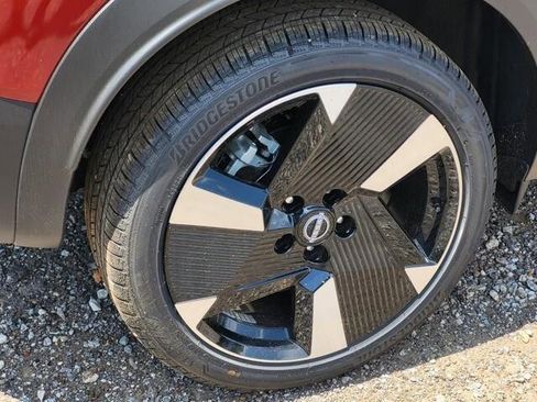 New 2025 Nissan Kicks SR w/ Illumination Package image 5