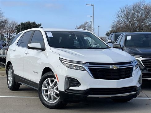 Used 2023 Chevrolet Equinox LT image 2