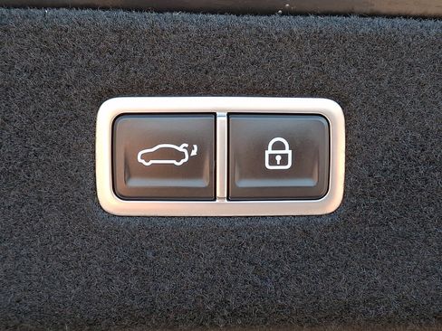 Used 2023 Genesis G90 3.5T AWD/4WD image 29