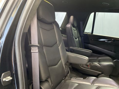 Used 2016 Cadillac Escalade Platinum image 40