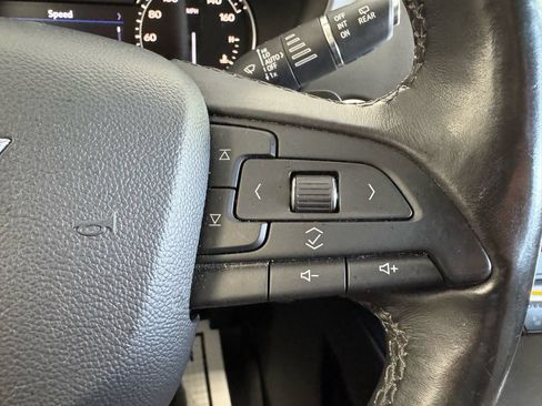 Used 2019 Cadillac XT4 Premium Luxury w/ Cold Weather Package AWD/4WD image 38