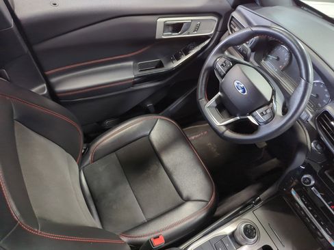 Used 2022 Ford Explorer ST-Line image 9