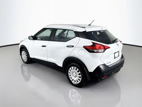 Used 2018 Nissan Kicks S FWD image 10