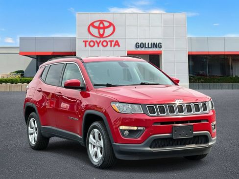 Used 2018 Jeep Compass Latitude w/ Popular Equipment Group AWD/4WD image 7