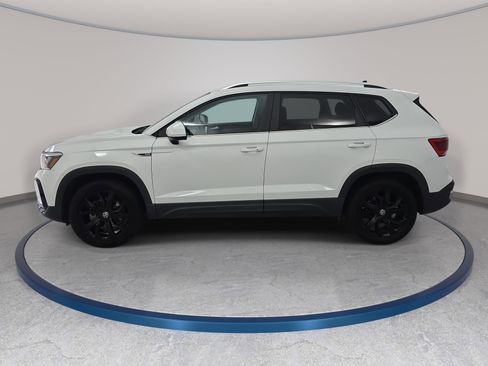 Used 2023 Volkswagen Taos SE FWD image 8