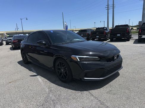 Used 2024 Honda Civic Sport image 2