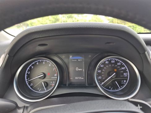 Used 2018 Toyota Camry SE FWD image 25