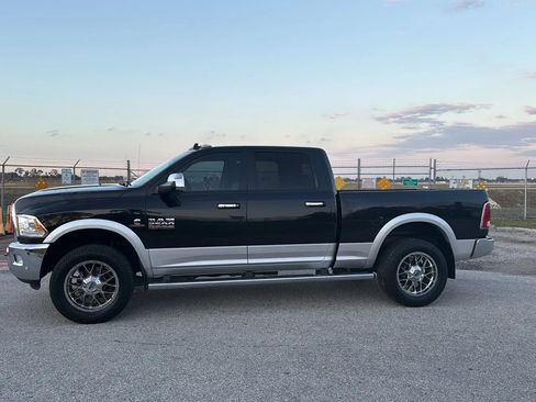 Used 2018 RAM 2500 Laramie image 2