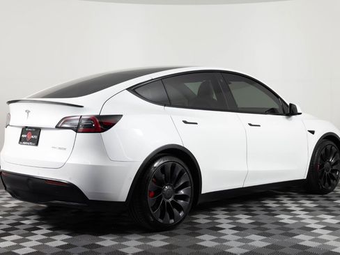 Used 2022 Tesla Model Y Performance AWD/4WD image 7