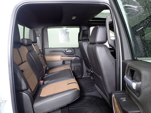 Used 2021 Chevrolet Silverado 3500 High Country w/ Snow Plow Prep/Camper Package AWD/4WD image 40