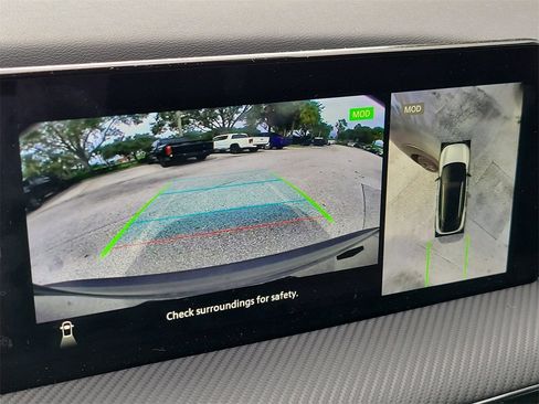 Used 2025 Nissan Kicks SR image 25