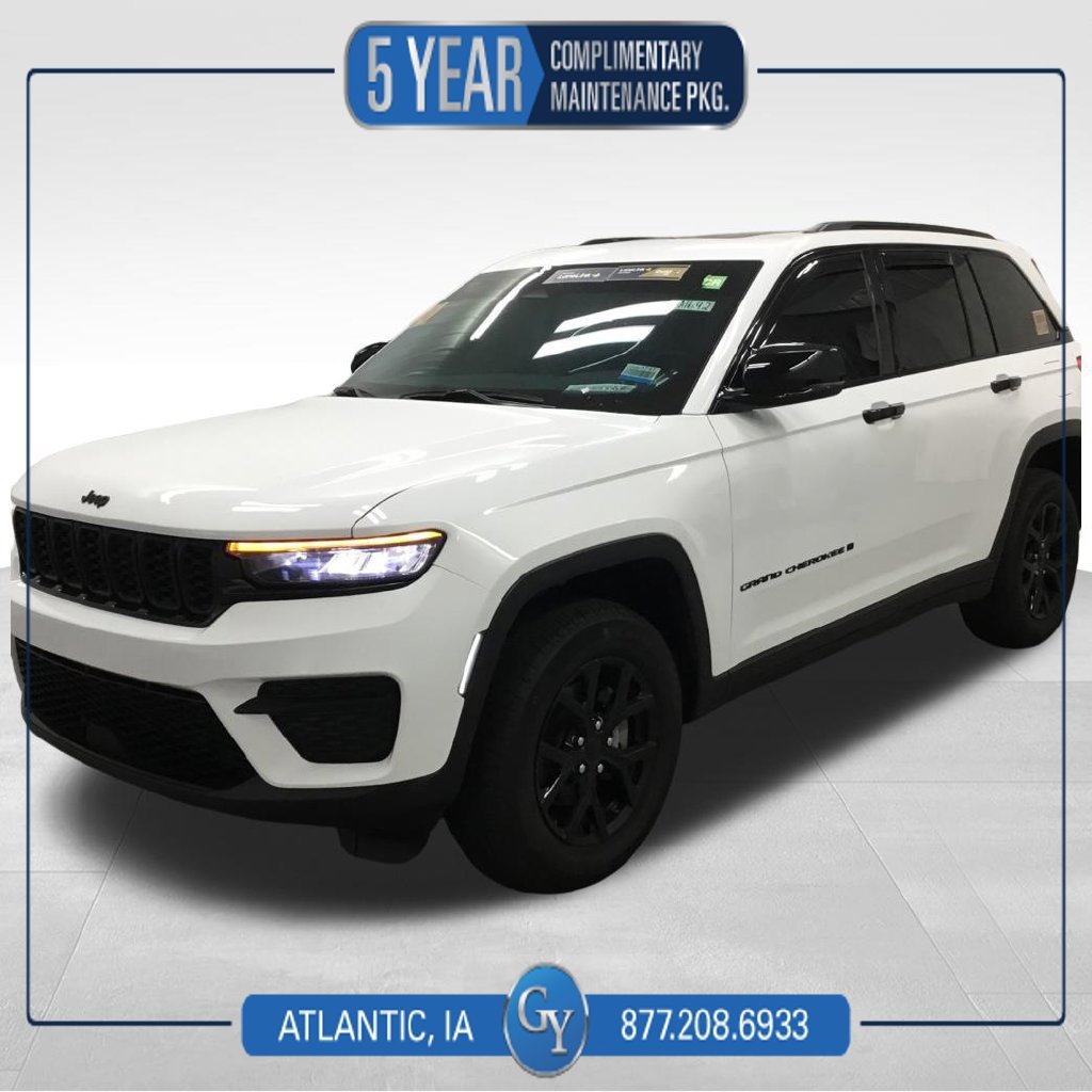 Used 2025 Jeep Grand Cherokee Altitude AWD/4WD image 1