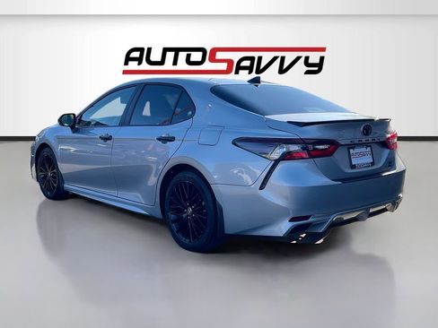 Used 2022 Toyota Camry SE w/ Carpet Mat Package (TMS) AWD/4WD image 5